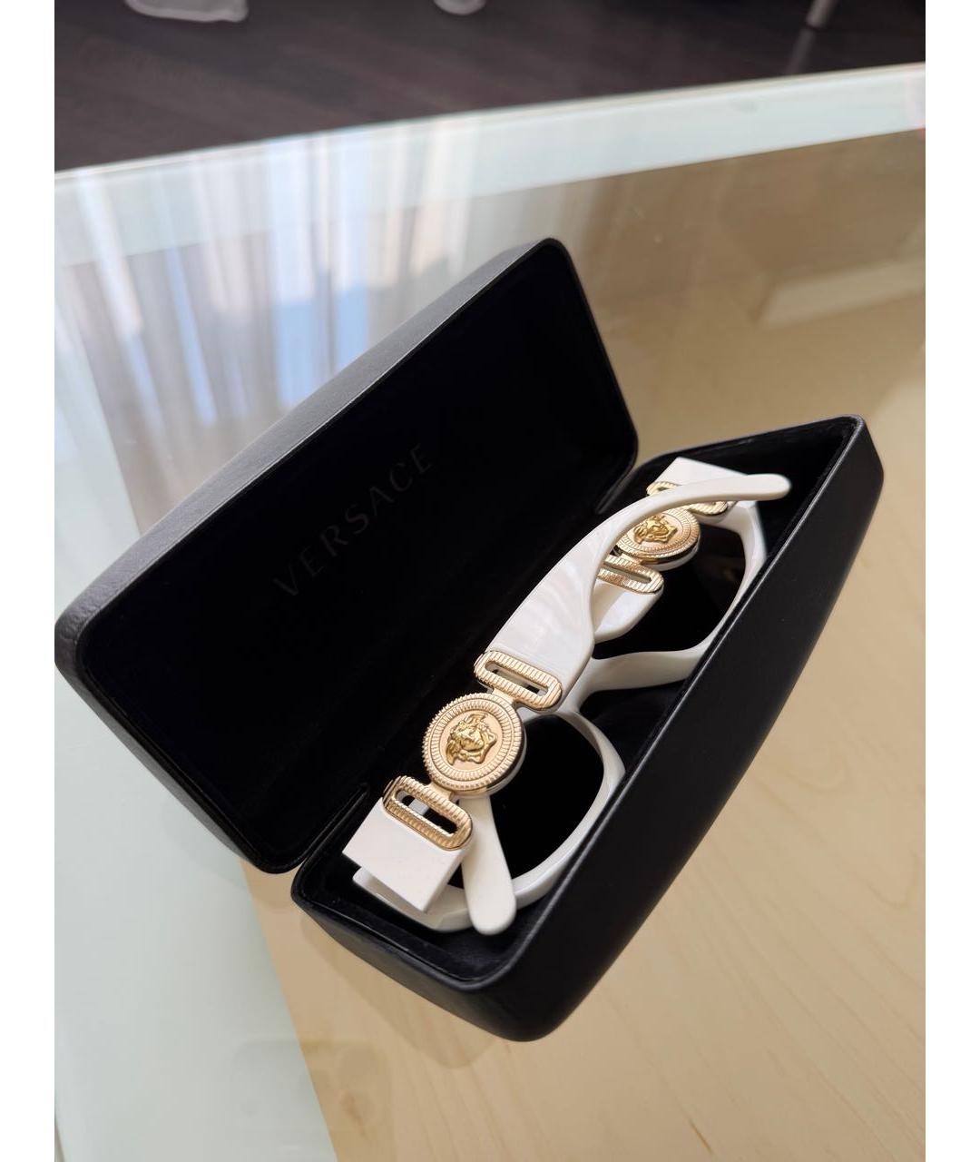 VERSACE Белые пластиковые солнцезащитные очки, фото 5
