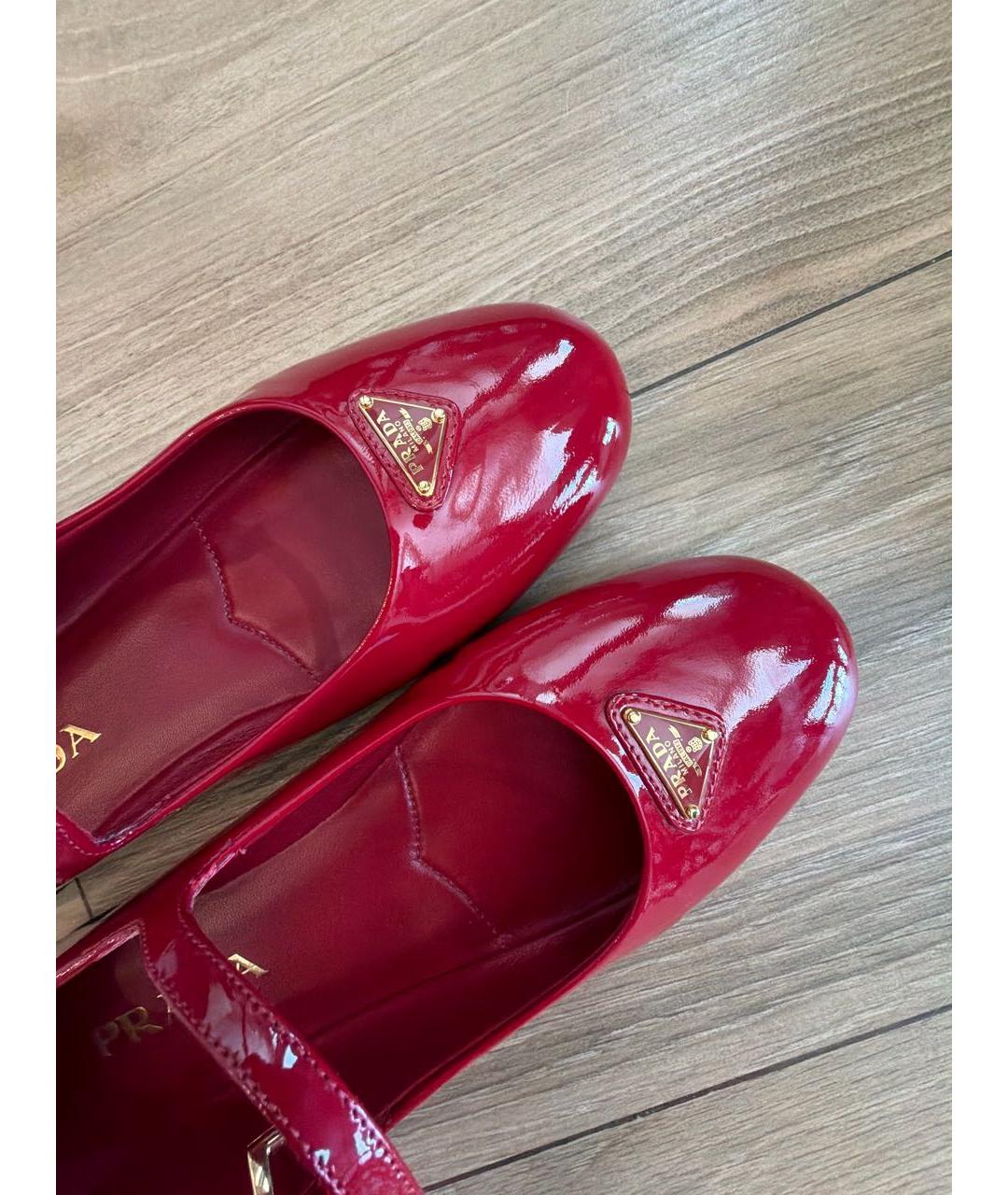 PRADA Бордовые балетки из лакированной кожи, фото 5