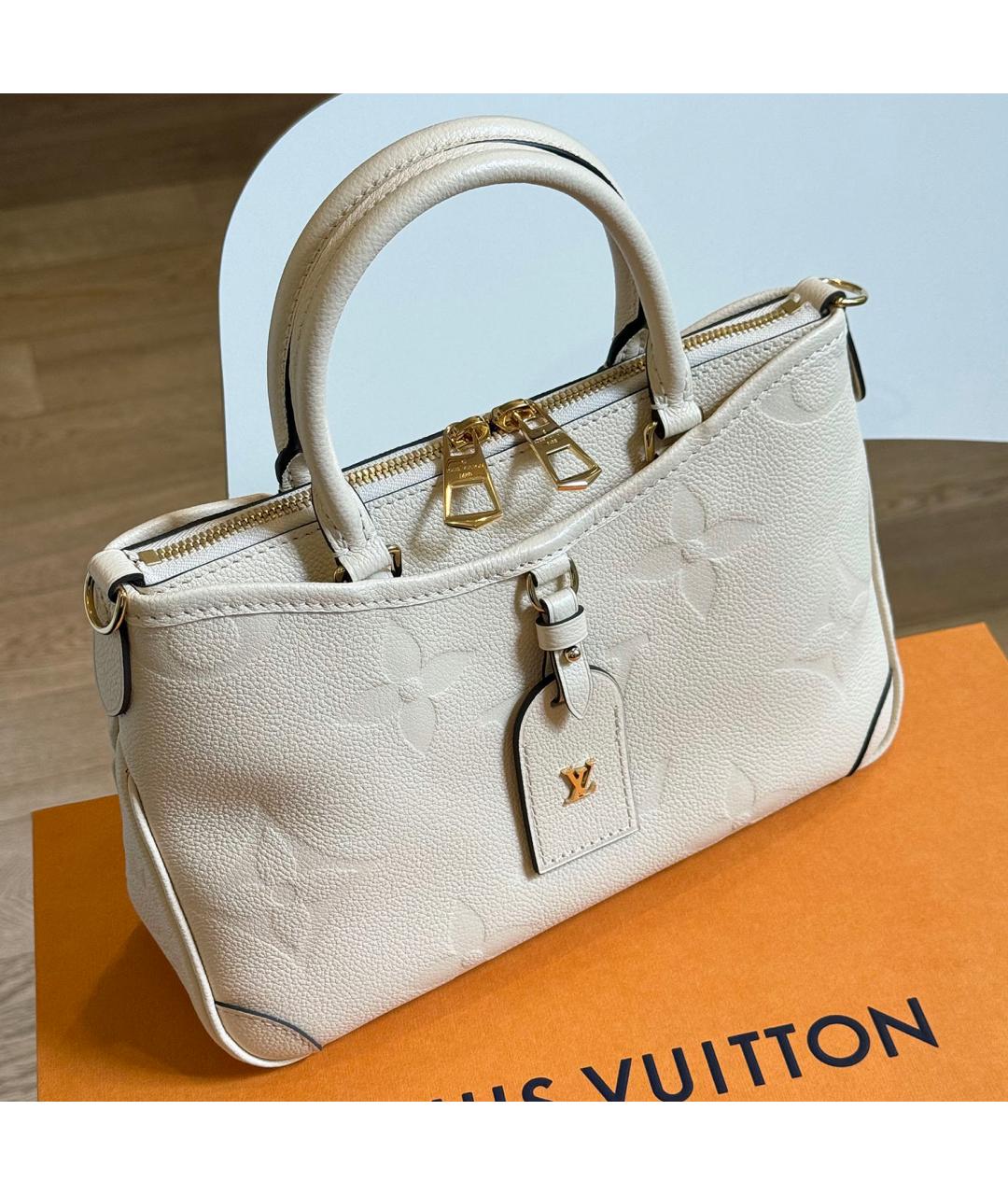 LOUIS VUITTON Кожаная сумка с короткими ручками, фото 4