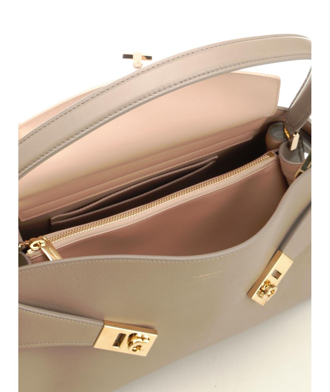 FERRAGAMO Бежевая кожаная сумка через плечо, фото 4