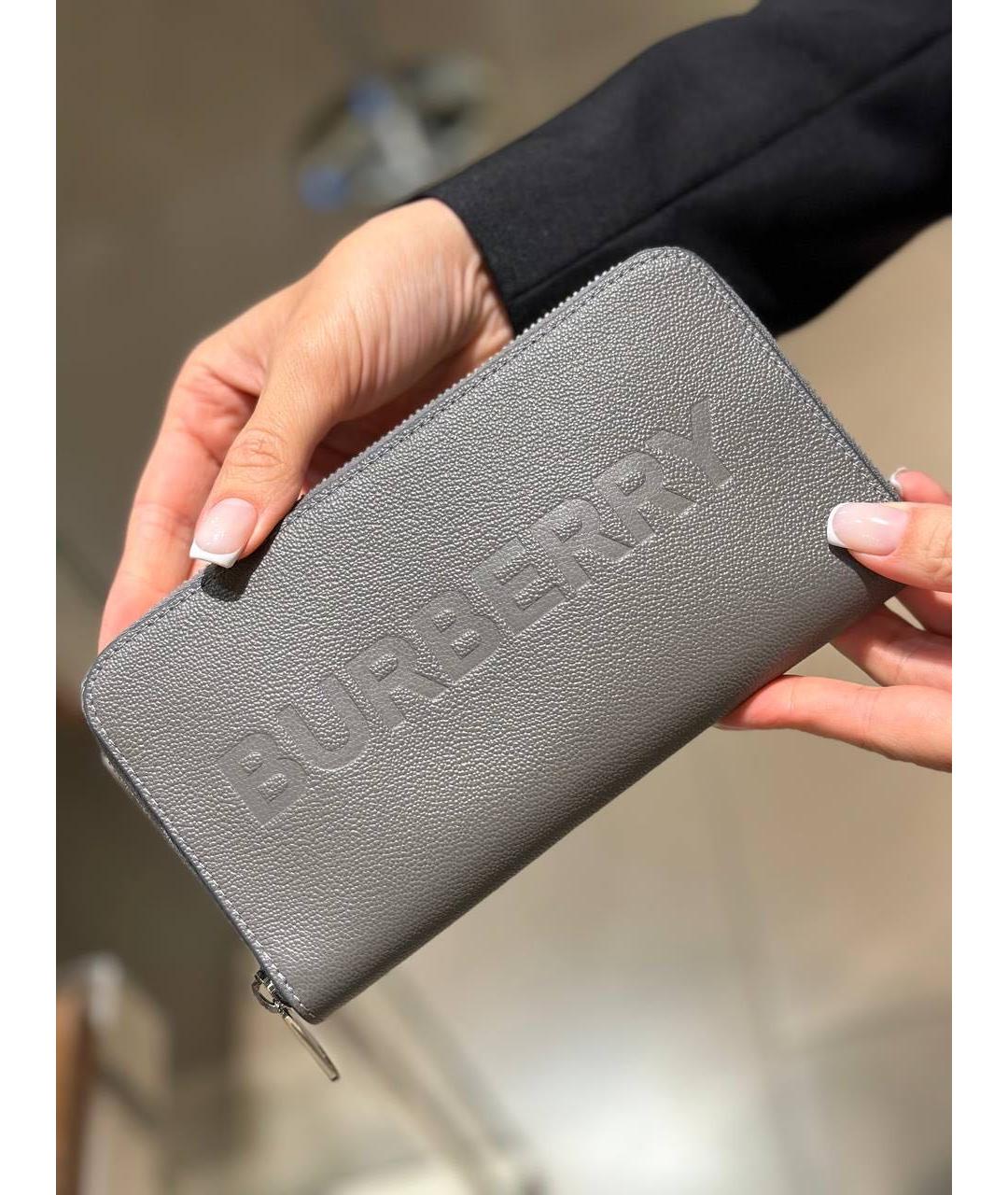 BURBERRY Серый кожаный кошелек, фото 5