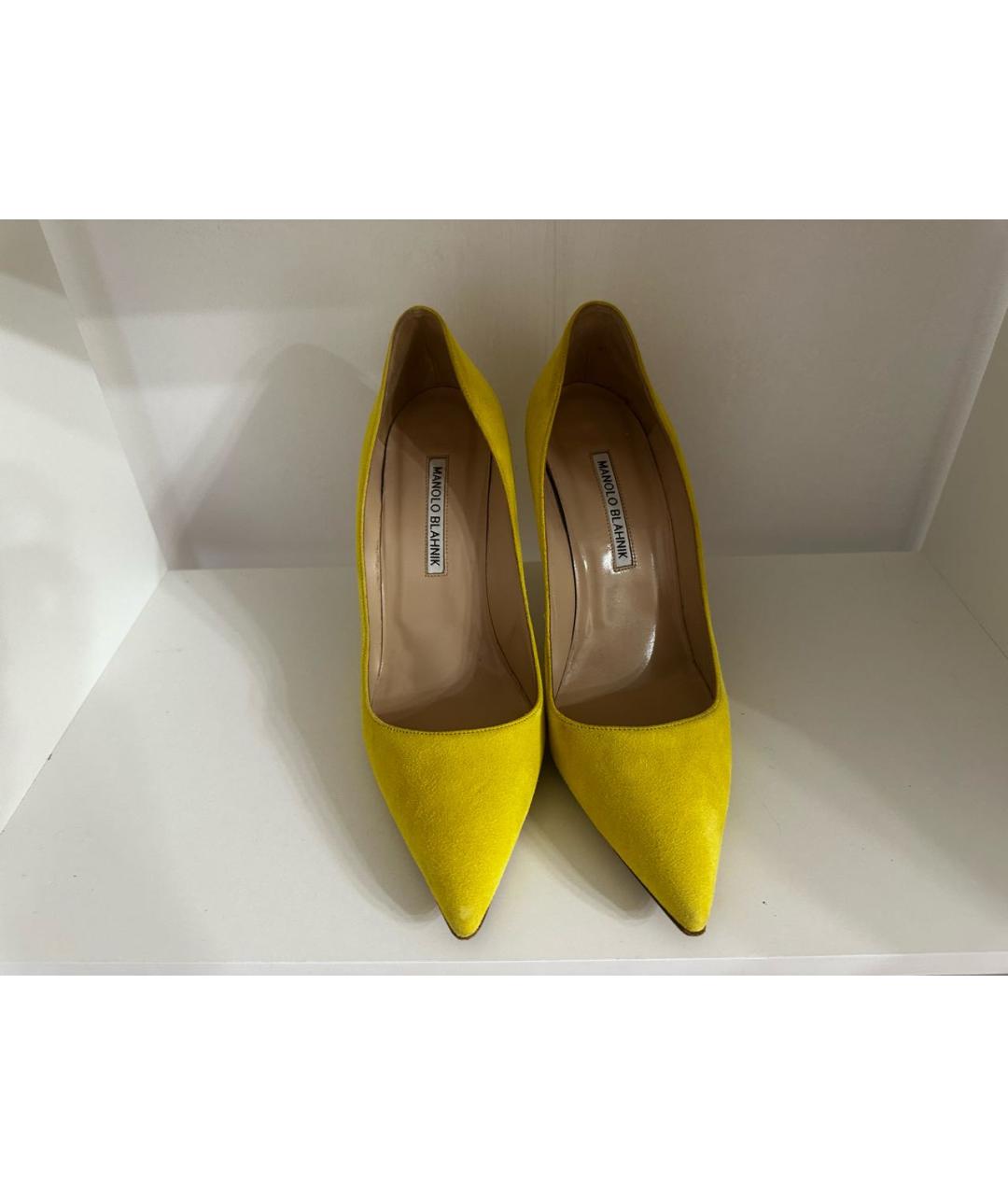 MANOLO BLAHNIK Желтые замшевые туфли, фото 2