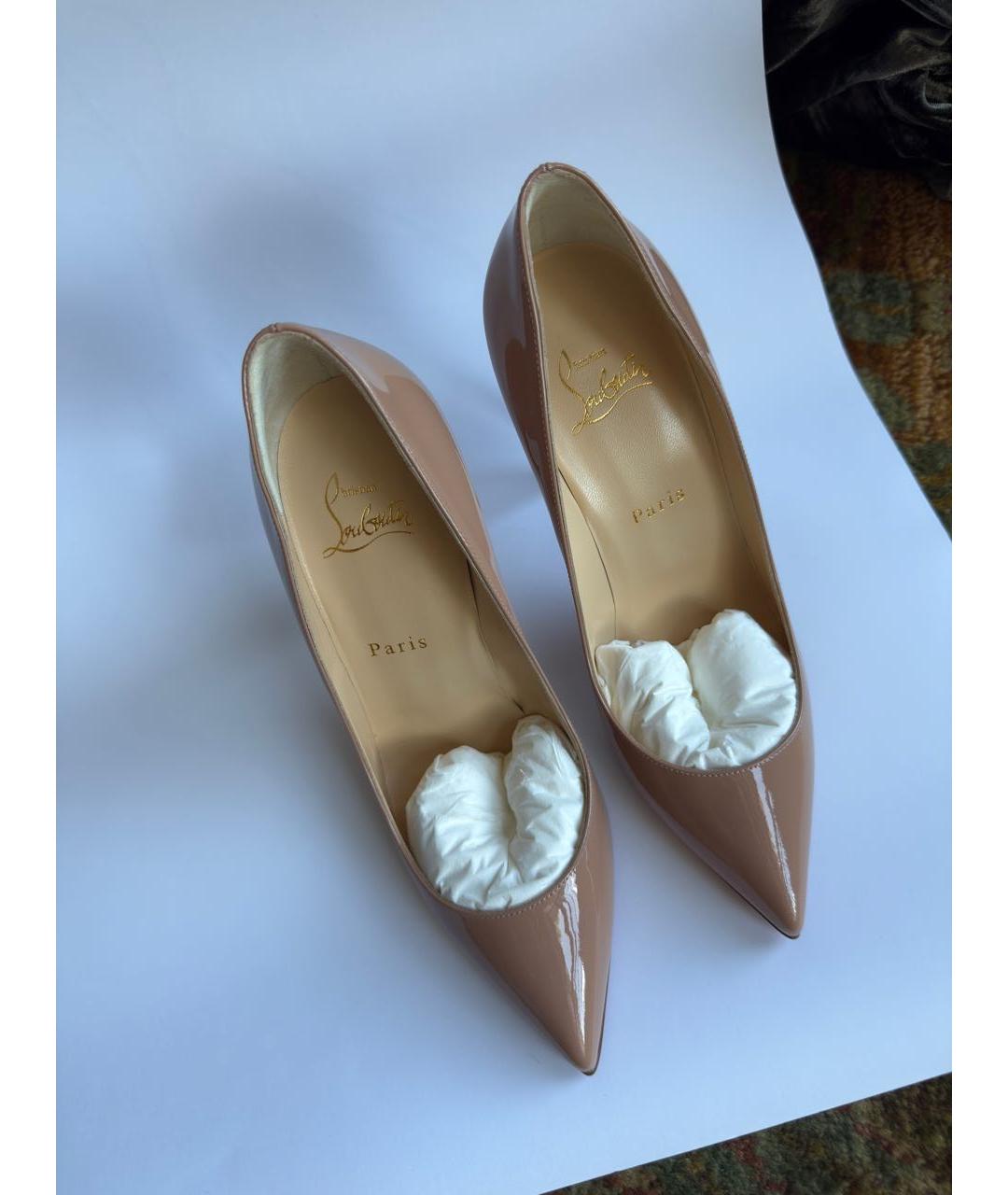 CHRISTIAN LOUBOUTIN Бежевые туфли из лакированной кожи, фото 3