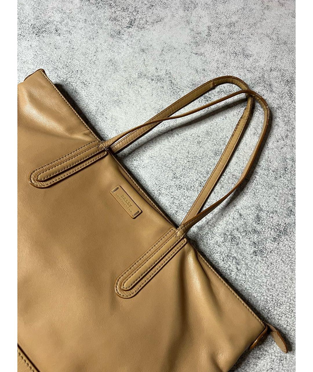 BALLY Бежевая кожаная сумка тоут, фото 4