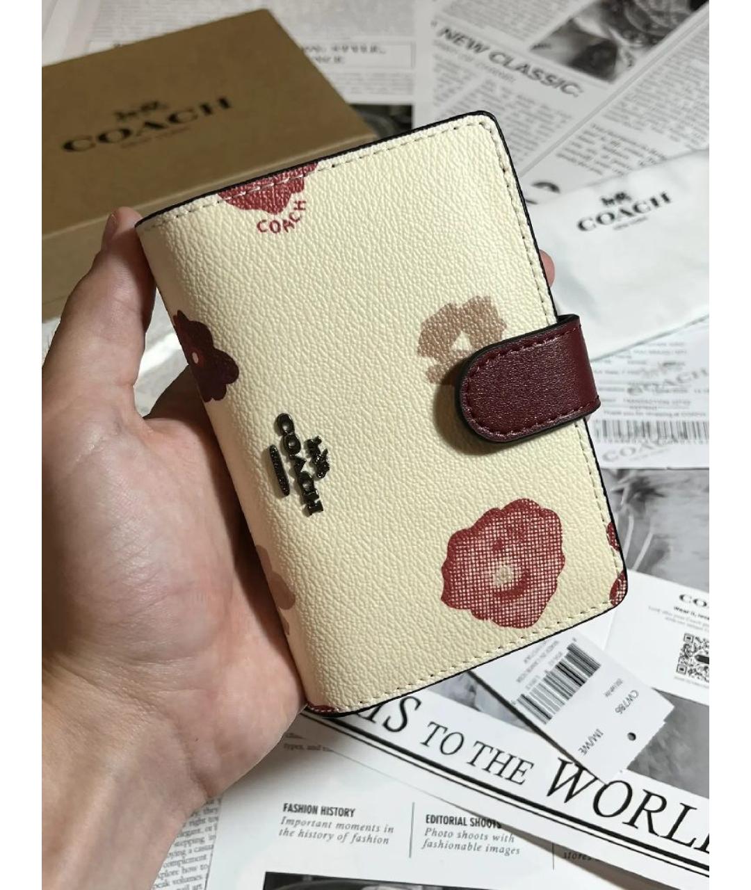 COACH Бежевый кошелек из искусственной кожи, фото 2