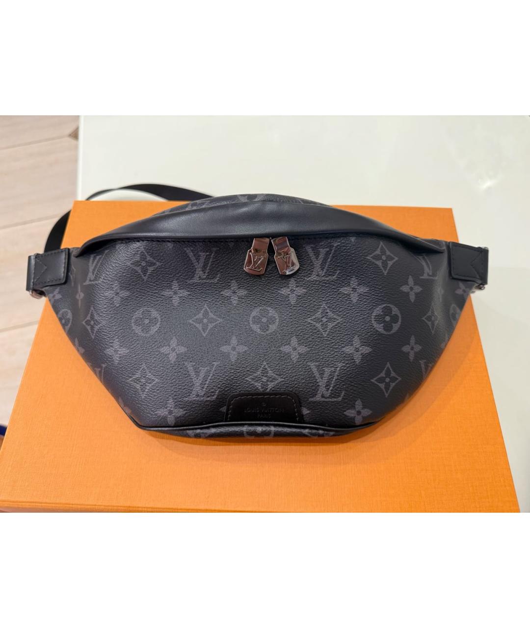 LOUIS VUITTON Антрацитовая кожаная поясная сумка, фото 9