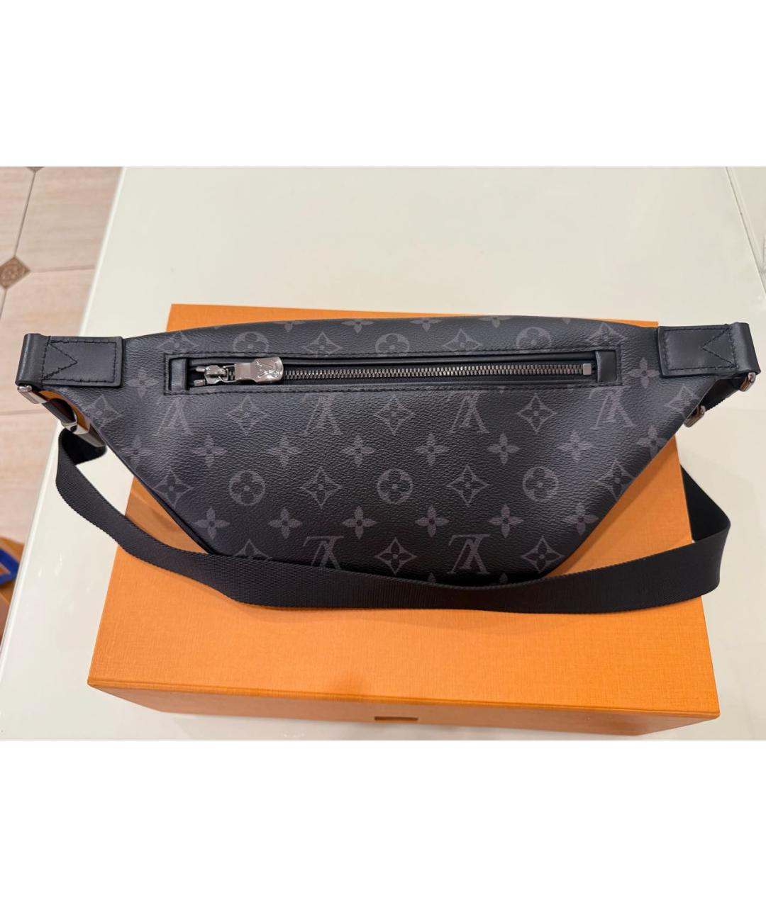 LOUIS VUITTON Антрацитовая кожаная поясная сумка, фото 2