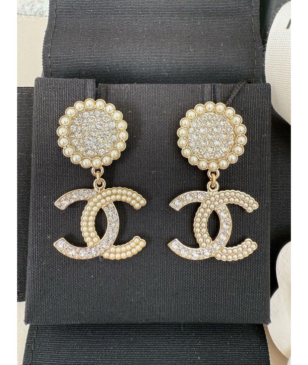 CHANEL Бежевые серьги, фото 3
