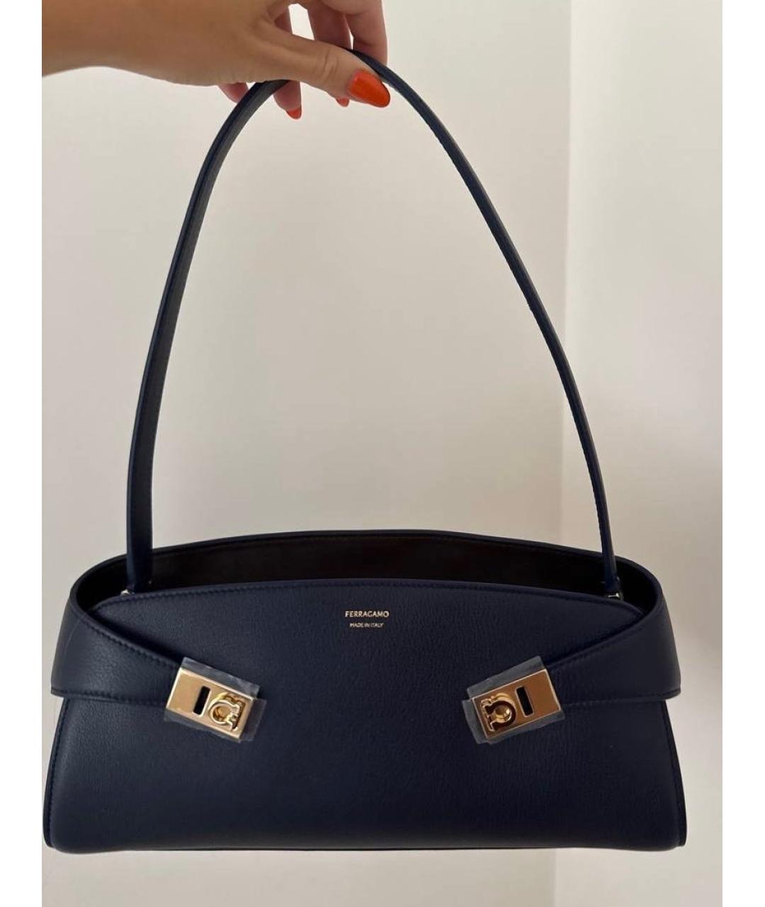 FERRAGAMO Темно-синяя кожаная сумка через плечо, фото 2