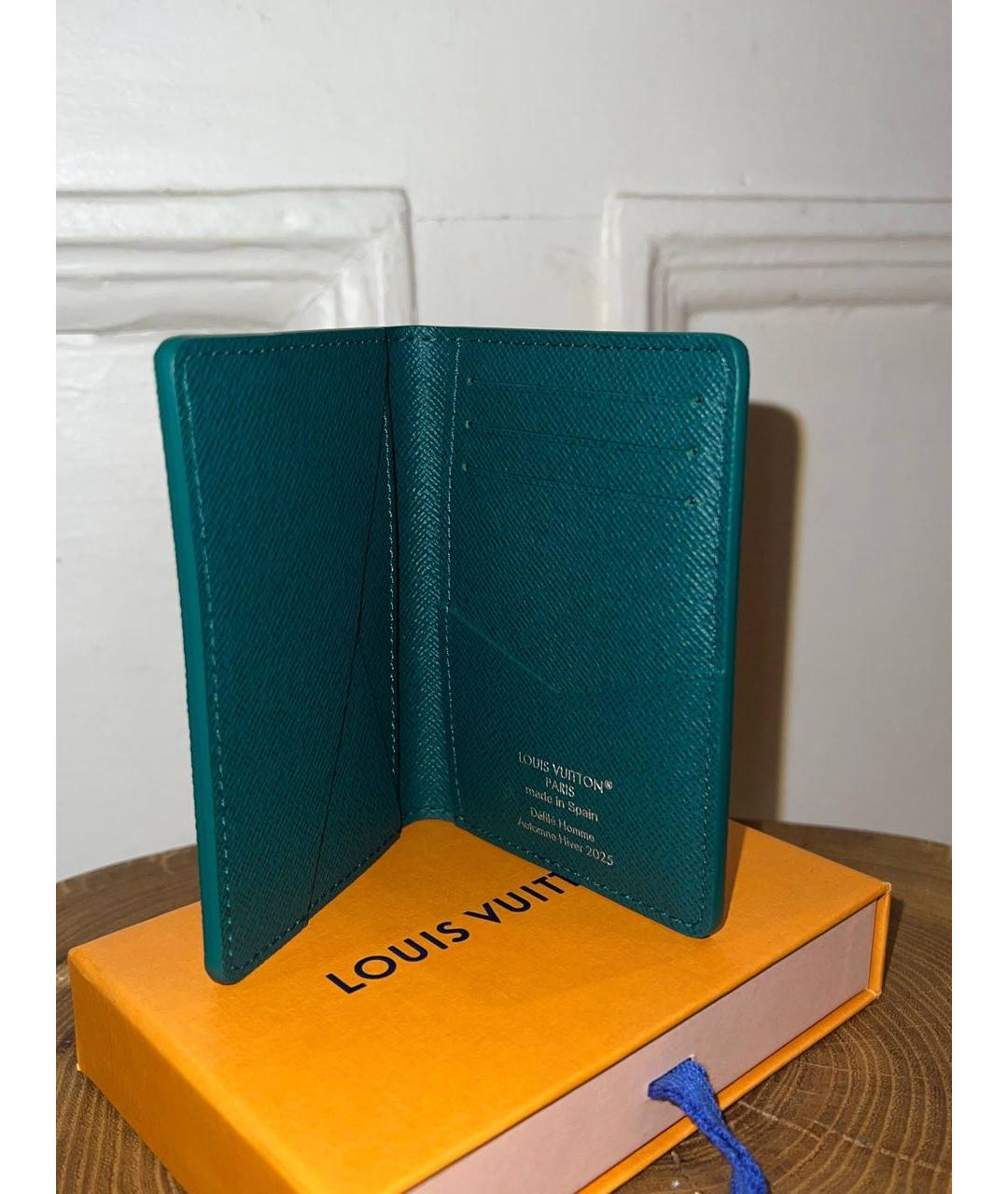 LOUIS VUITTON Зеленый кожаный кардхолдер, фото 4