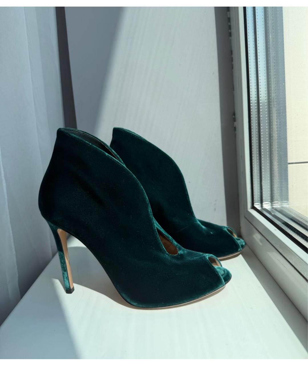 GIANVITO ROSSI Зеленые бархатные туфли, фото 5