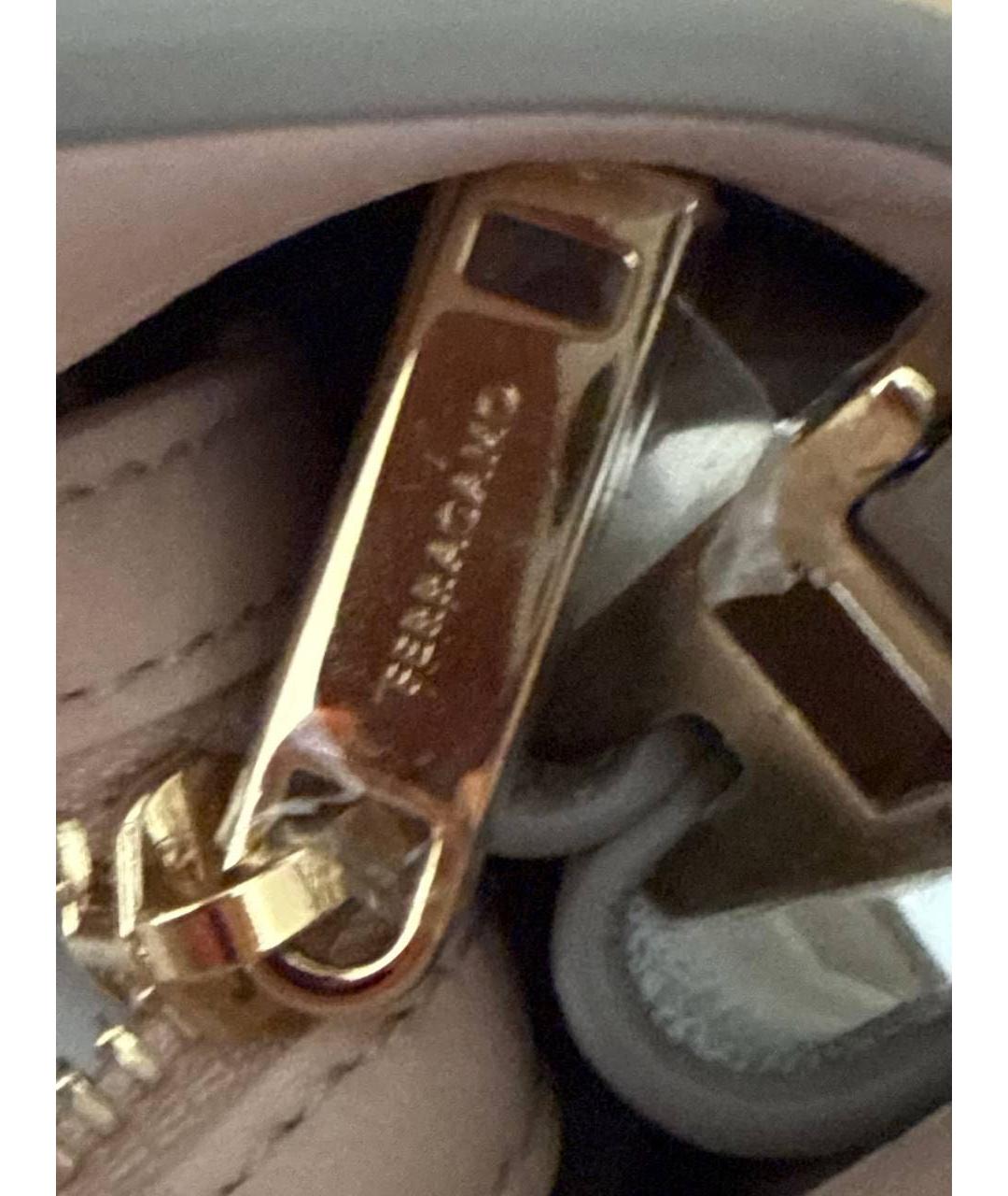 FERRAGAMO Бежевая кожаная сумка через плечо, фото 7