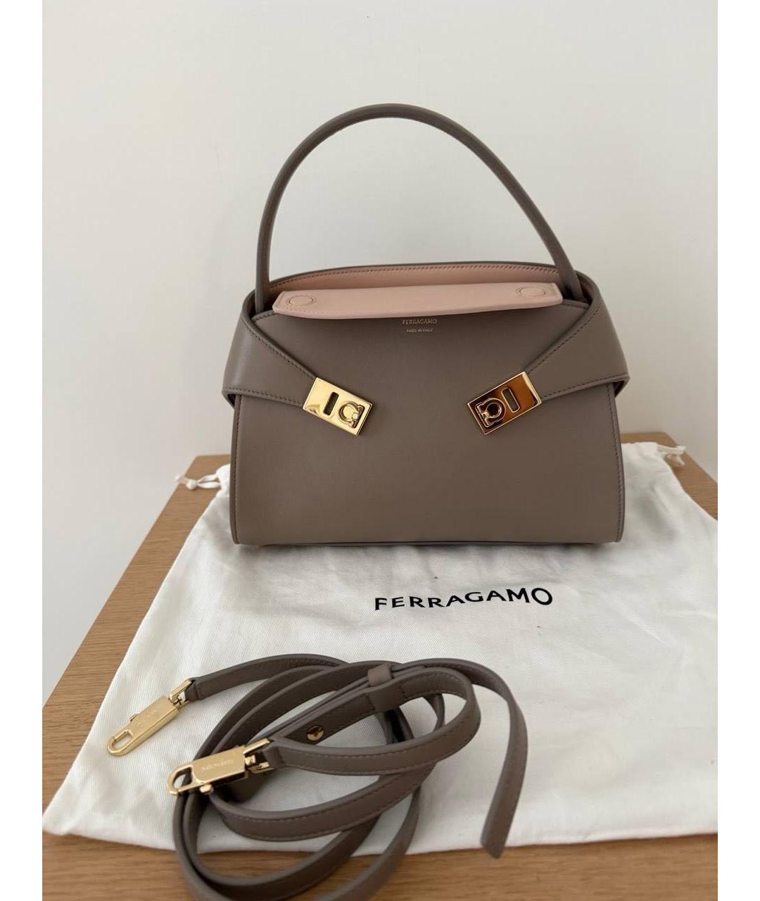 FERRAGAMO Бежевая кожаная сумка через плечо, фото 3