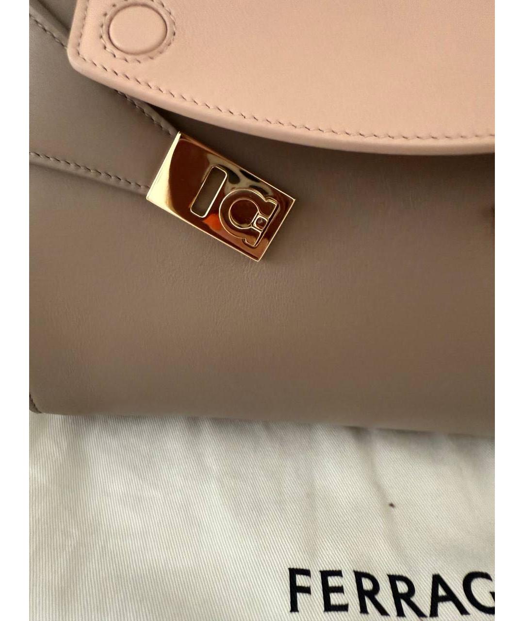 FERRAGAMO Бежевая кожаная сумка через плечо, фото 7