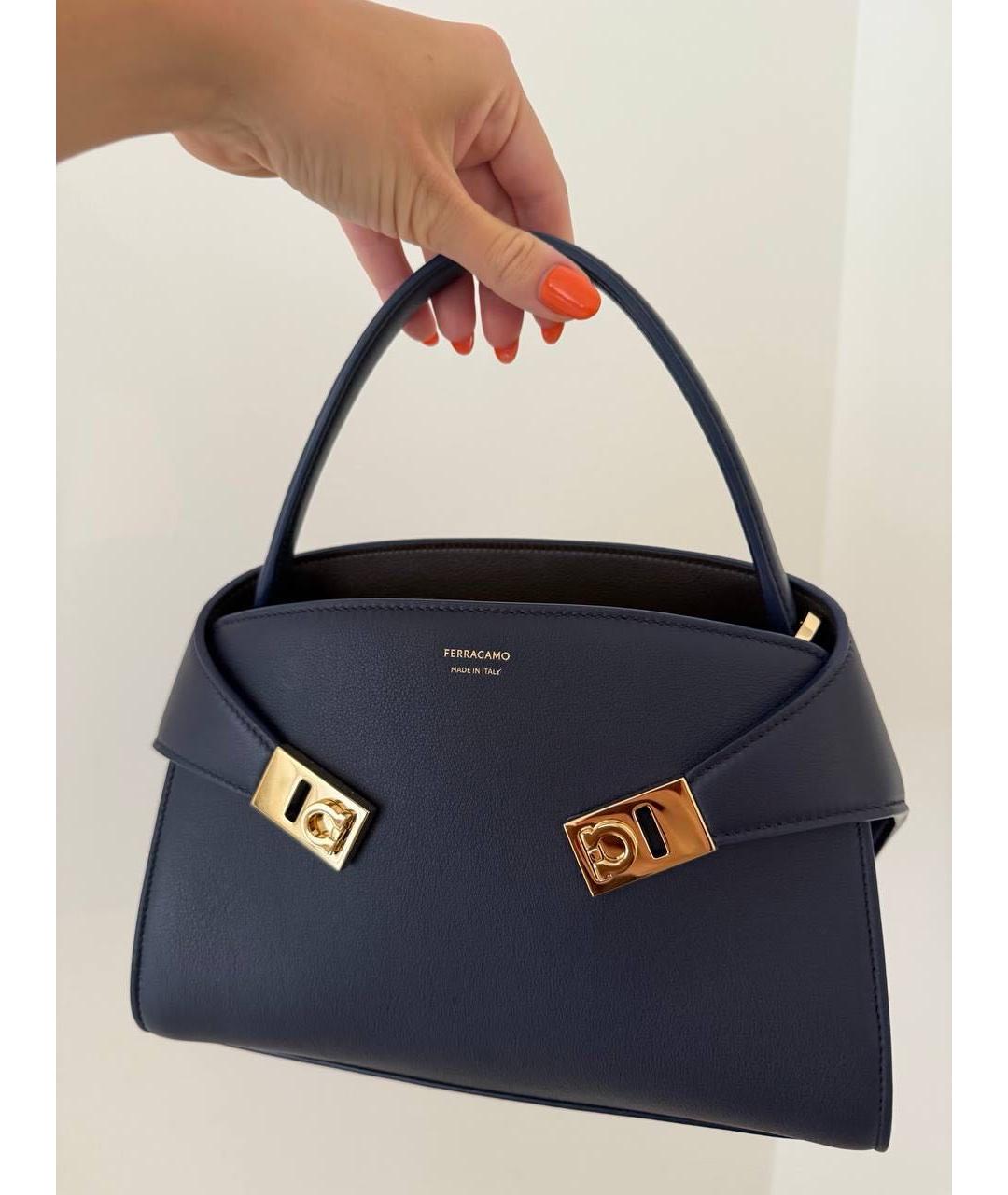 FERRAGAMO Темно-синяя кожаная сумка через плечо, фото 2