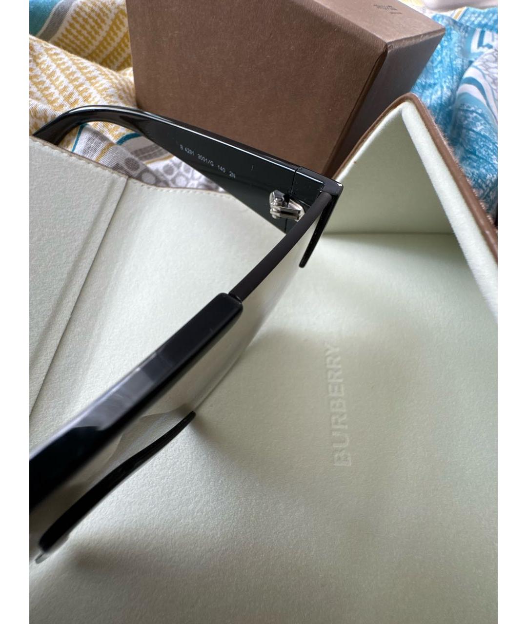 BURBERRY Черные пластиковые солнцезащитные очки, фото 3