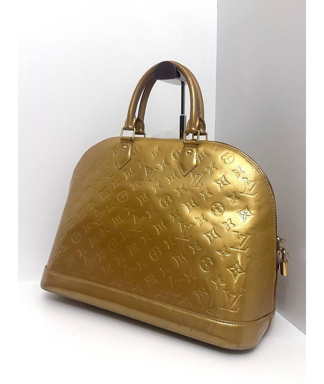 LOUIS VUITTON Золотая сумка с короткими ручками из лакированной кожи, фото 5