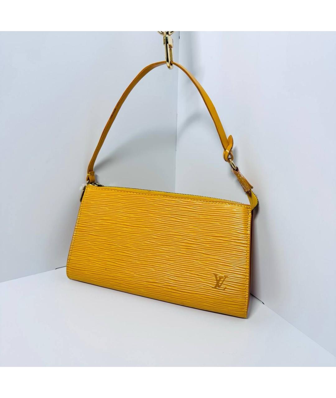 LOUIS VUITTON Желтая кожаная сумка с короткими ручками, фото 5