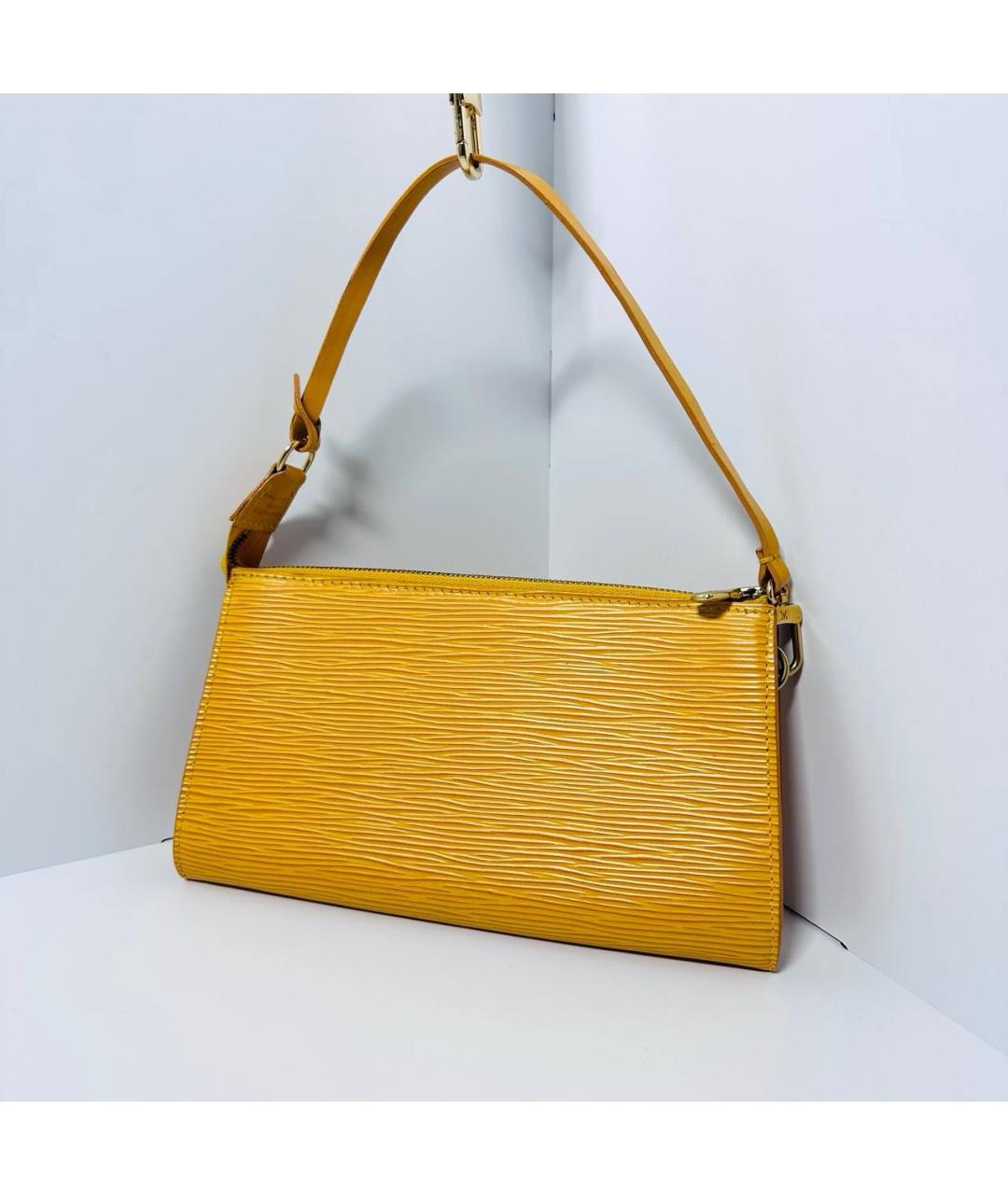LOUIS VUITTON Желтая кожаная сумка с короткими ручками, фото 4