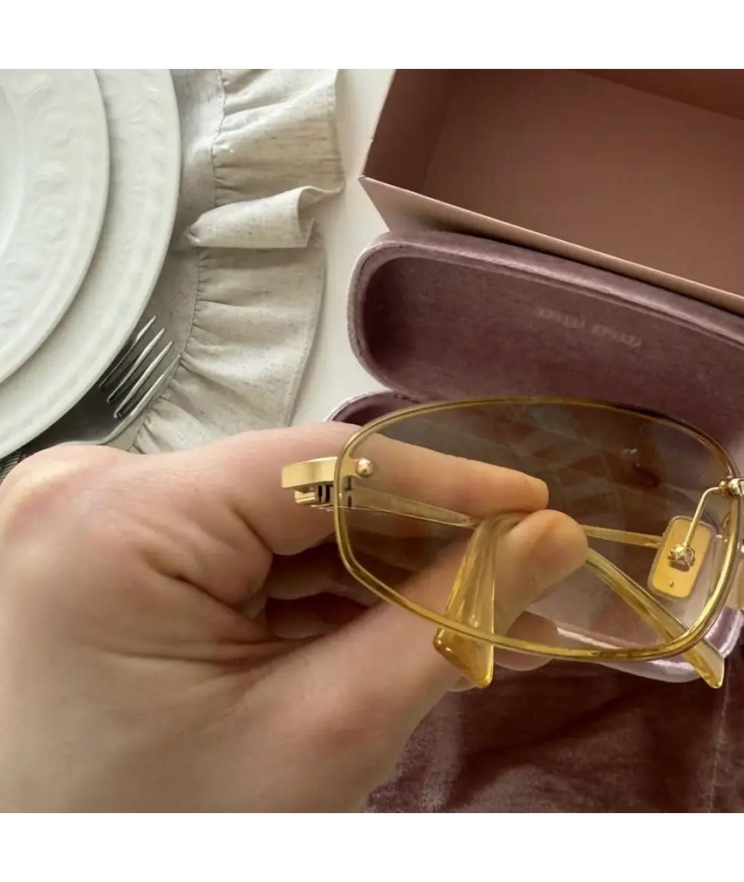 MIU MIU Желтые солнцезащитные очки, фото 3