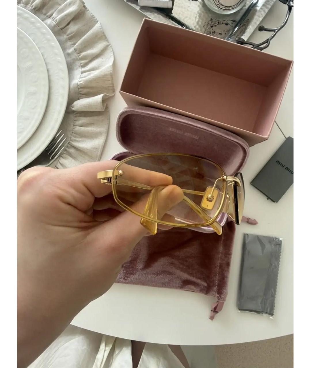 MIU MIU Желтые солнцезащитные очки, фото 2