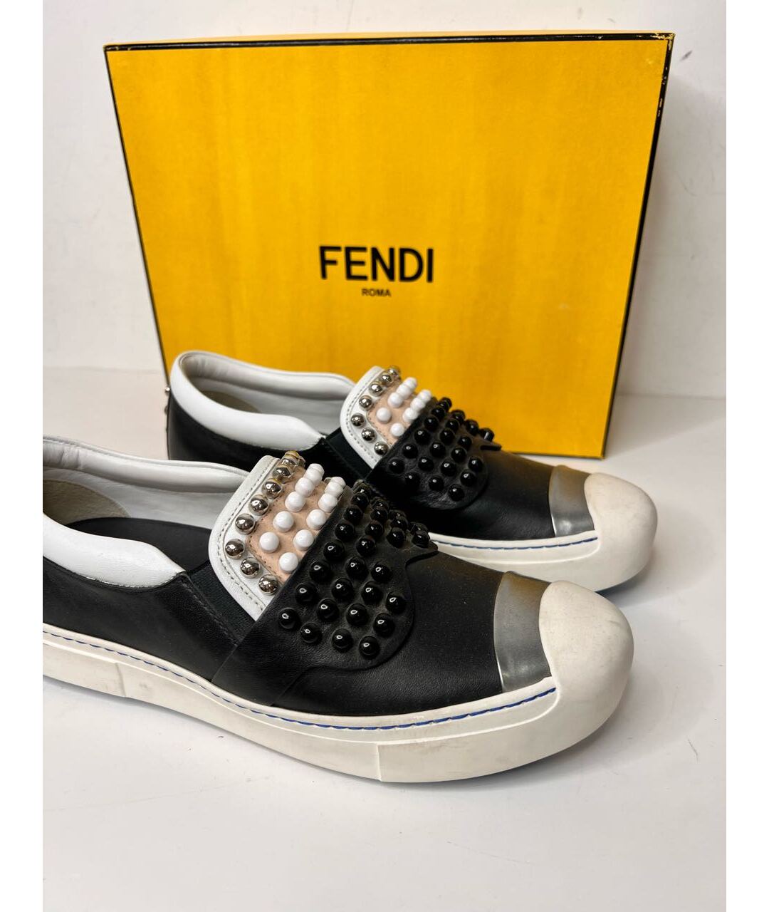 FENDI Черные кожаные слипоны, фото 4