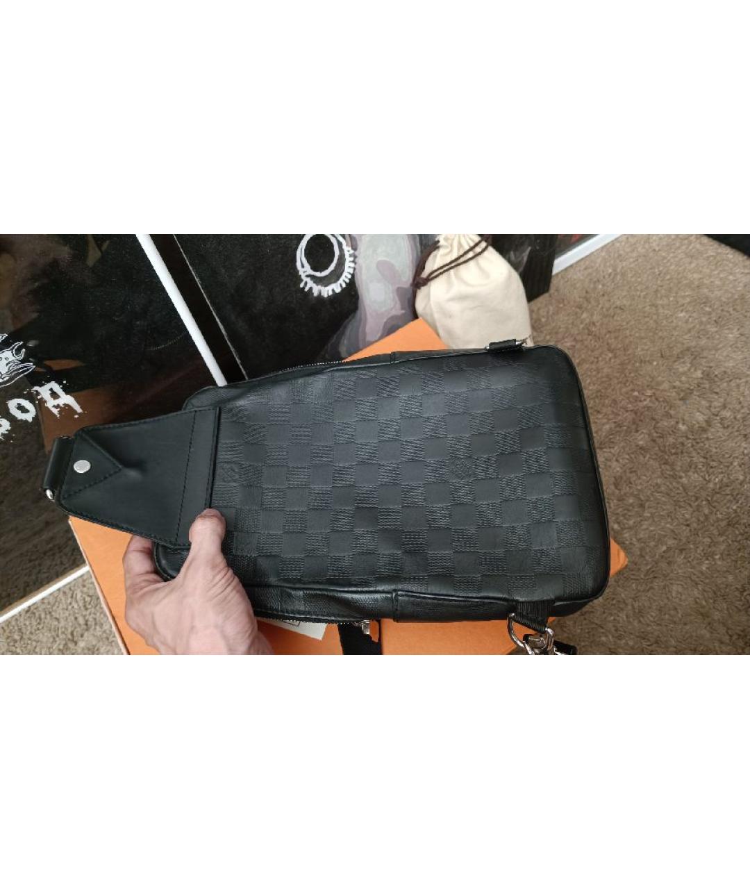LOUIS VUITTON Черная кожаная сумка на плечо, фото 3