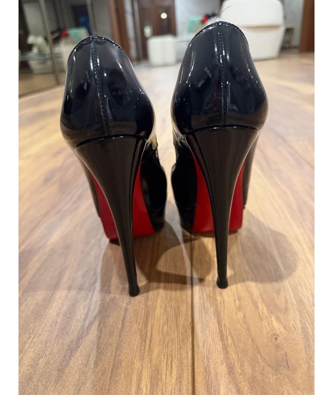 CHRISTIAN LOUBOUTIN Черные туфли из лакированной кожи, фото 4