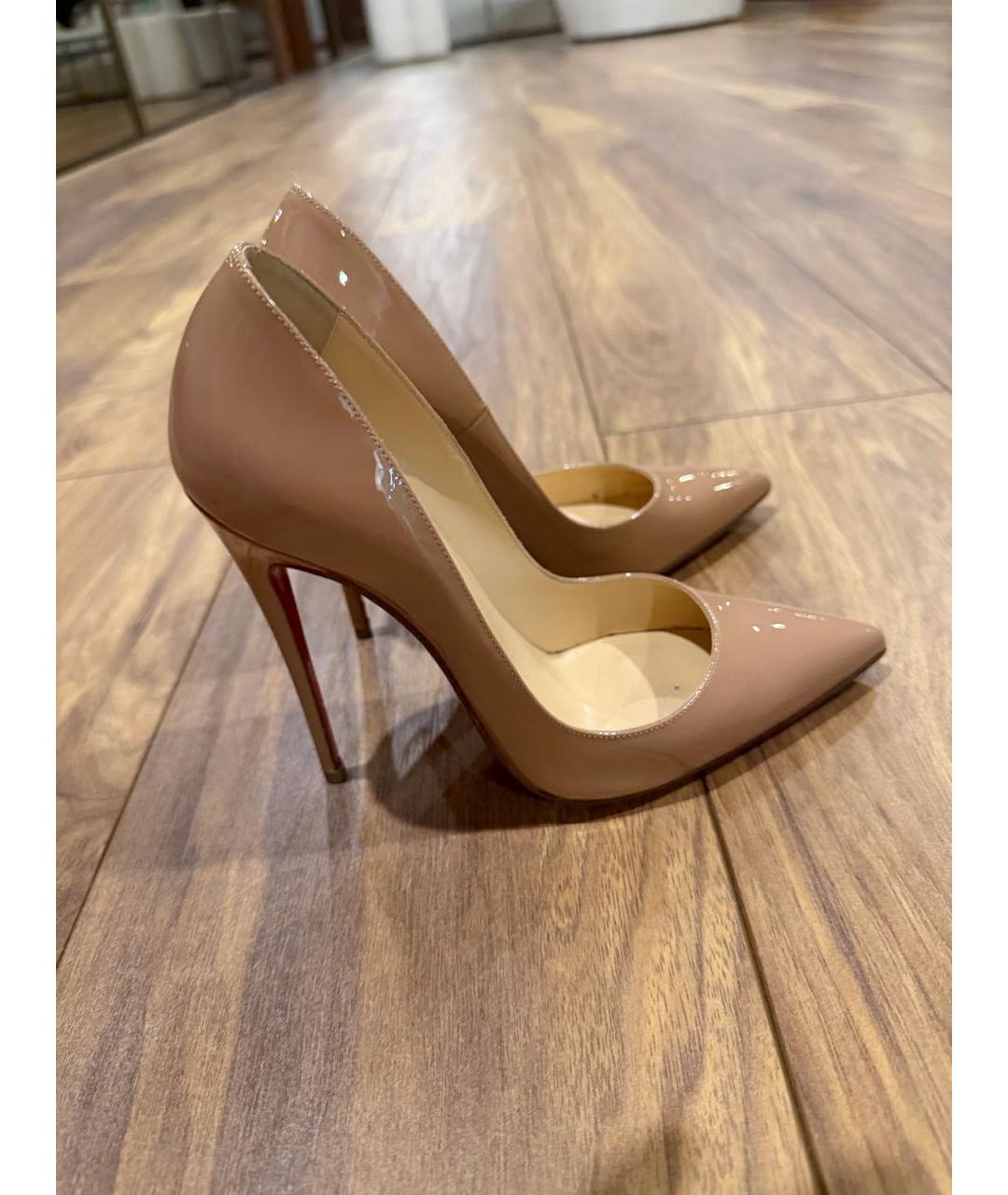 CHRISTIAN LOUBOUTIN Бежевые туфли из лакированной кожи, фото 9