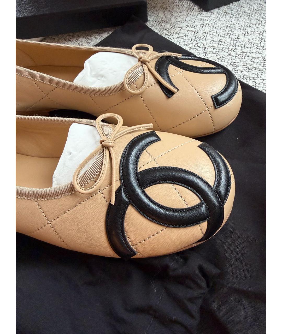 CHANEL Бежевые кожаные балетки, фото 3