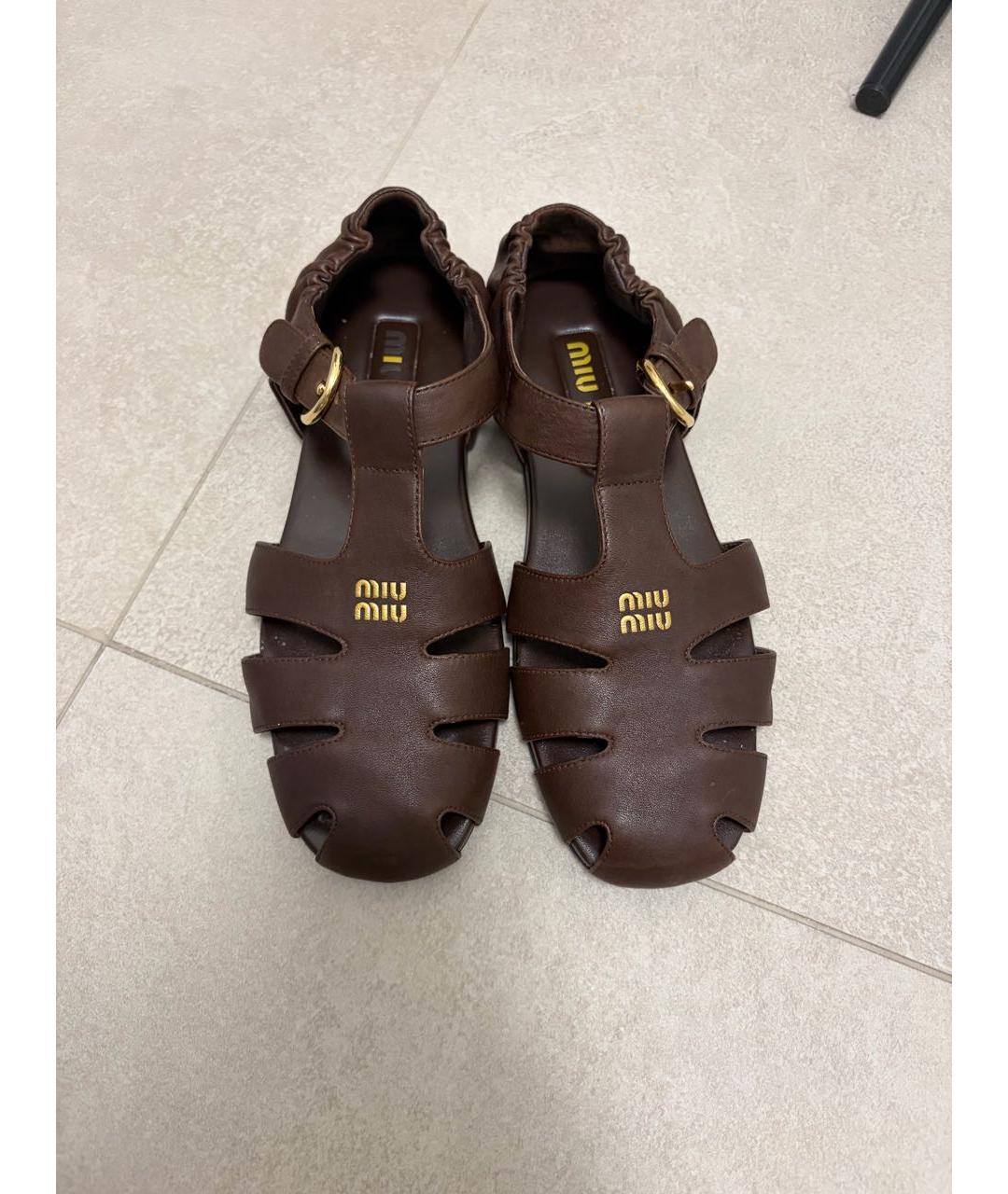 MIU MIU Коричневые кожаные сандалии, фото 2