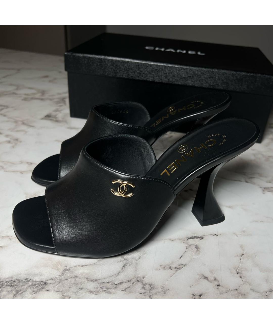 CHANEL Черные кожаные мюли, фото 6