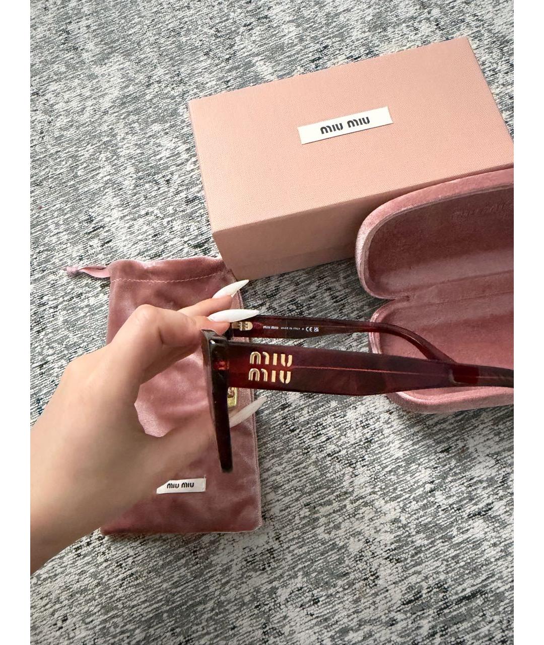 MIU MIU Бордовые пластиковые солнцезащитные очки, фото 3