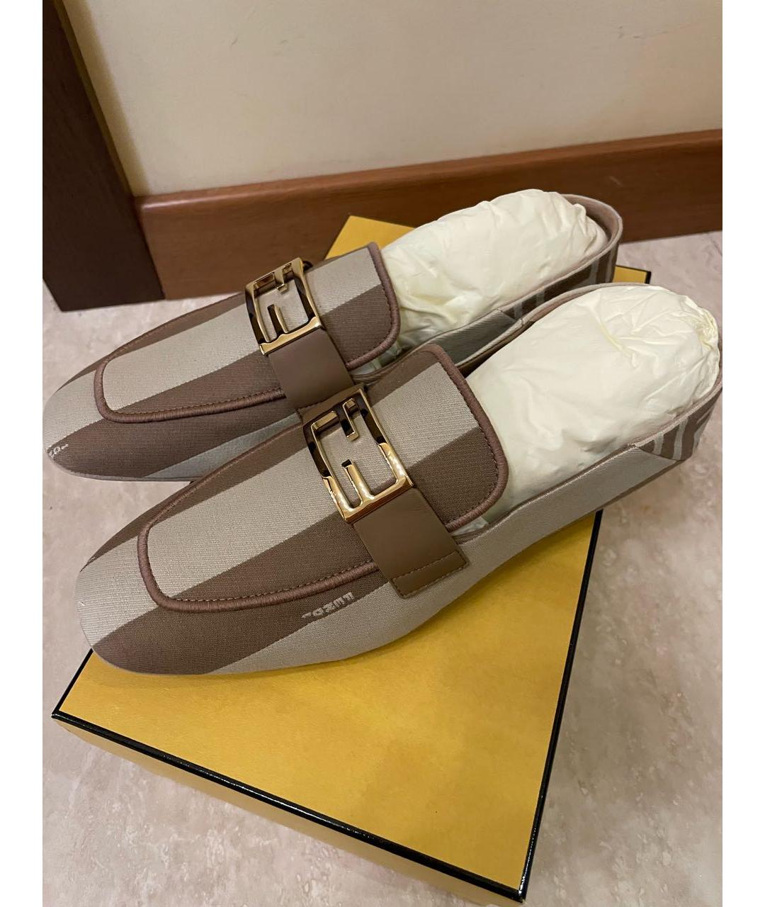 FENDI Бежевые лоферы, фото 2