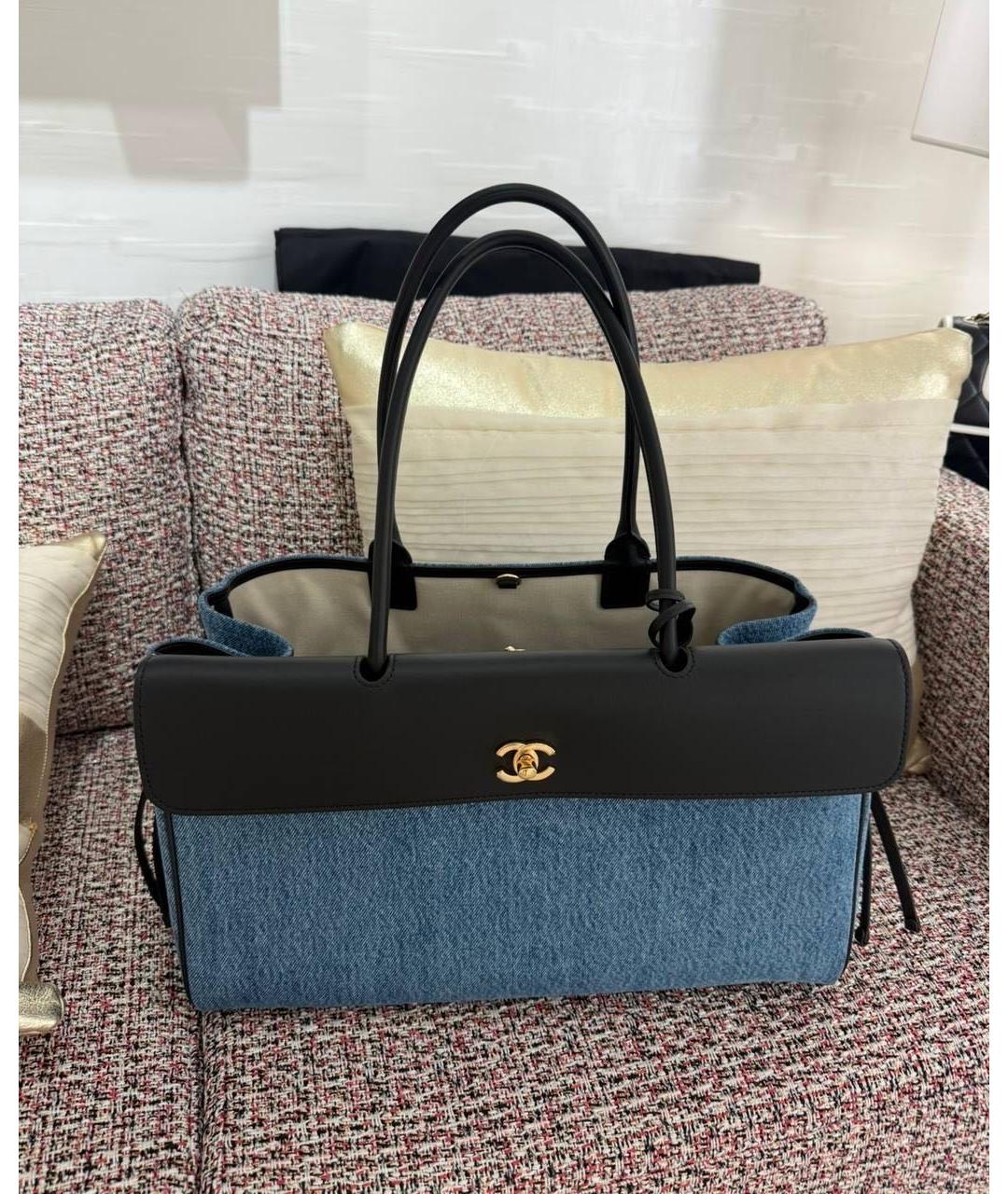 CHANEL Голубая деним сумка с короткими ручками, фото 6