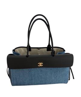 CHANEL Сумка с короткими ручками