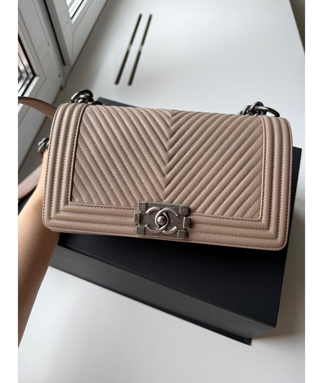 CHANEL Бежевая кожаная сумка через плечо, фото 4