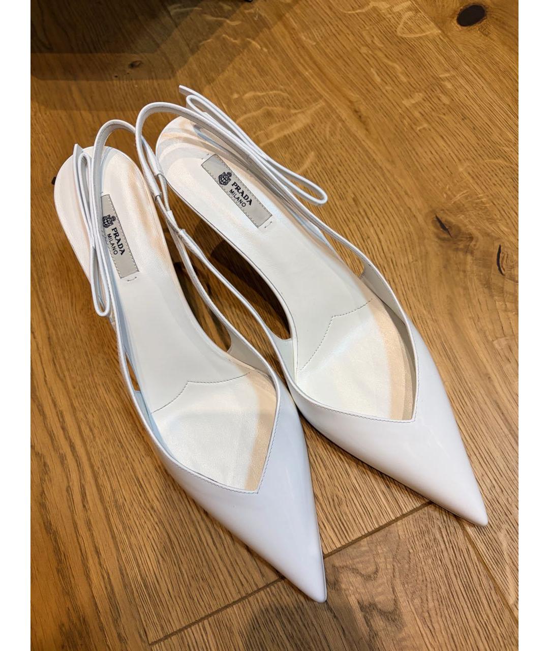 PRADA Белые туфли из лакированной кожи, фото 2