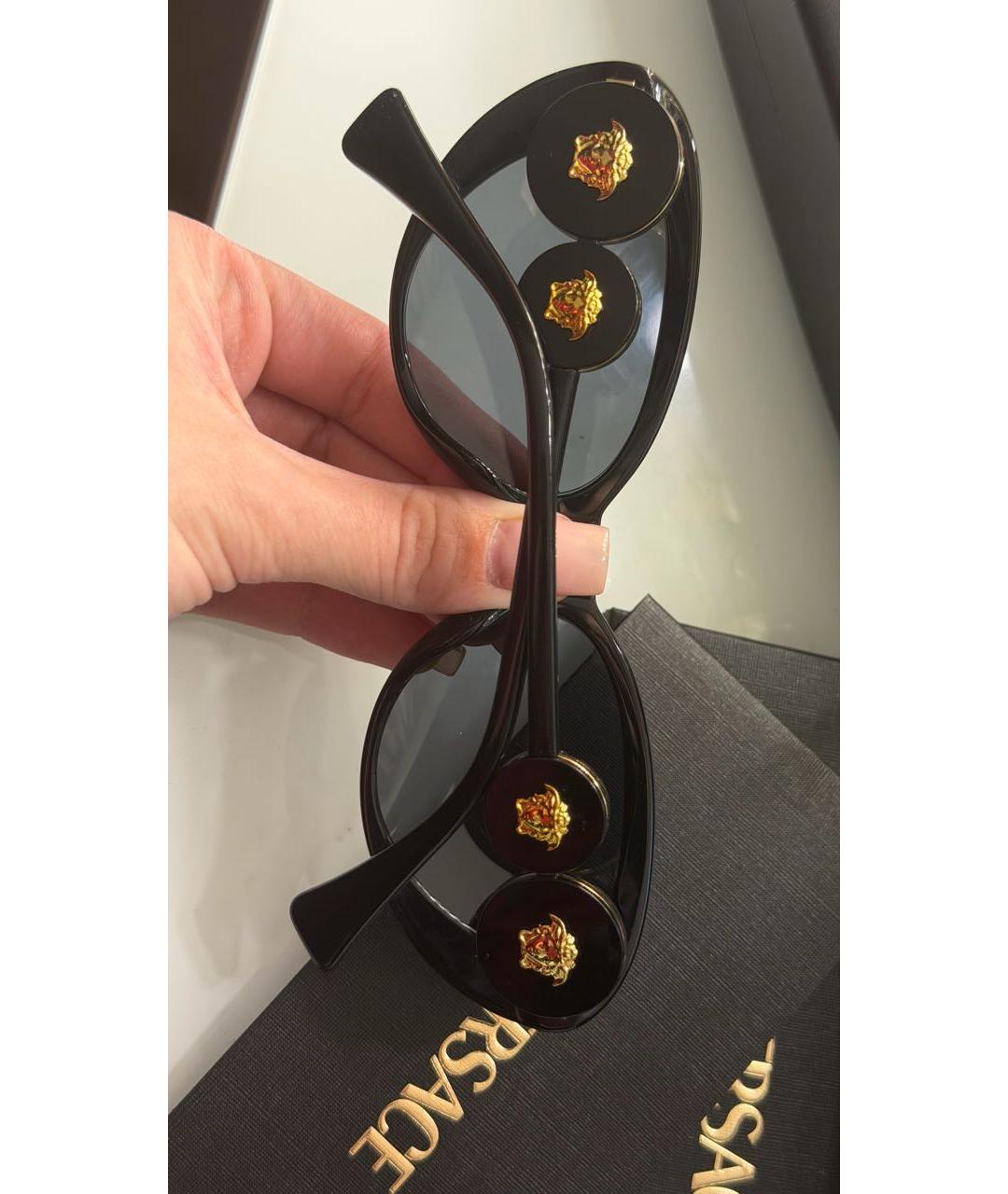 VERSACE Черные пластиковые солнцезащитные очки, фото 3