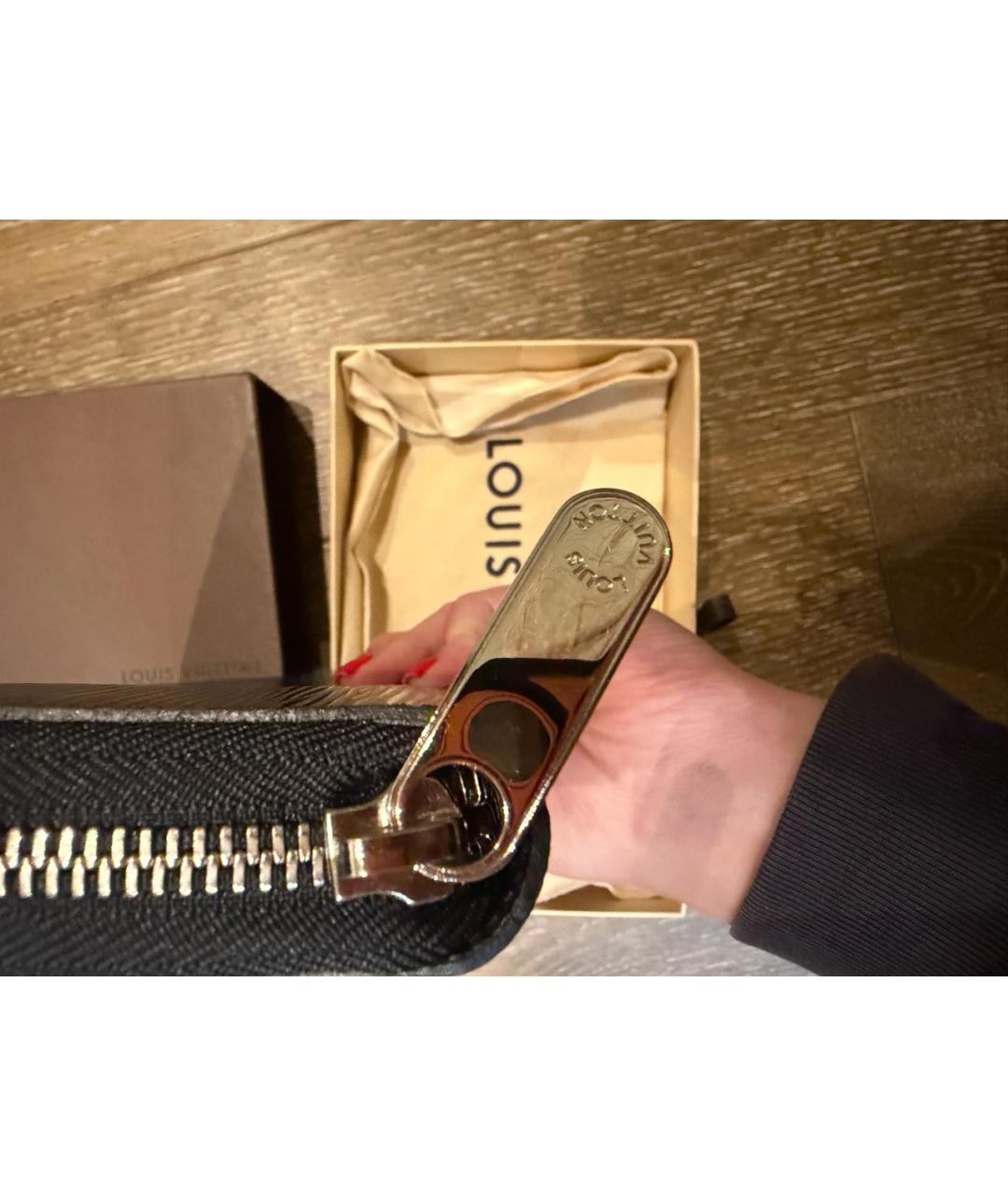 LOUIS VUITTON Черный кожаный кошелек, фото 3