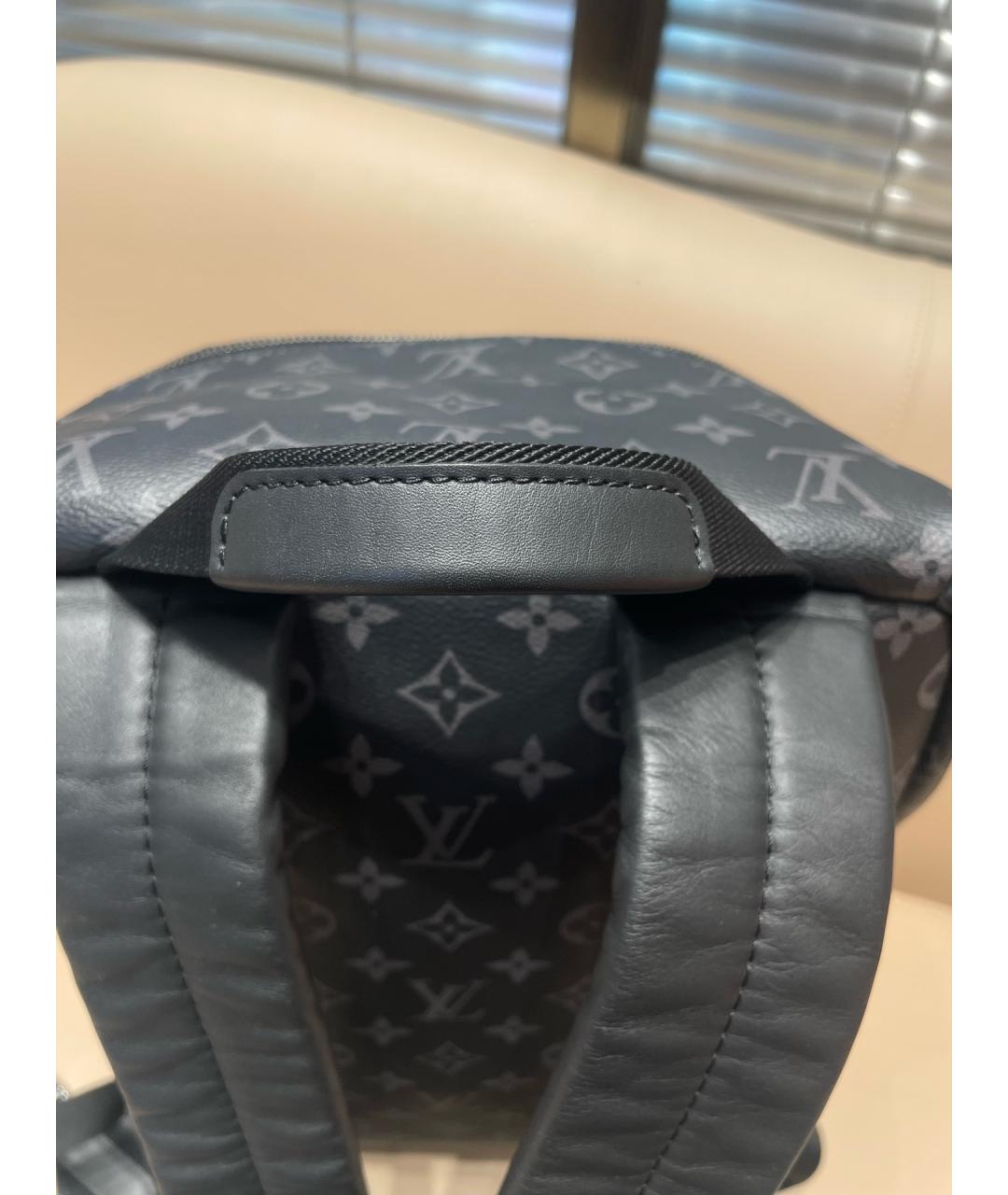 LOUIS VUITTON Черный рюкзак из искусственной кожи, фото 8