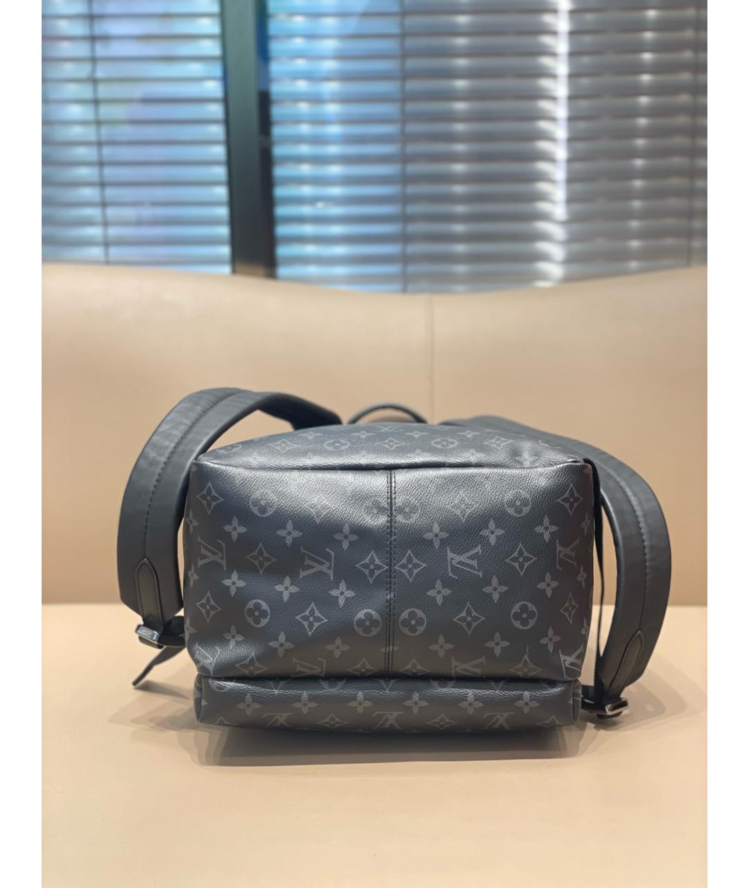 LOUIS VUITTON Черный рюкзак из искусственной кожи, фото 6