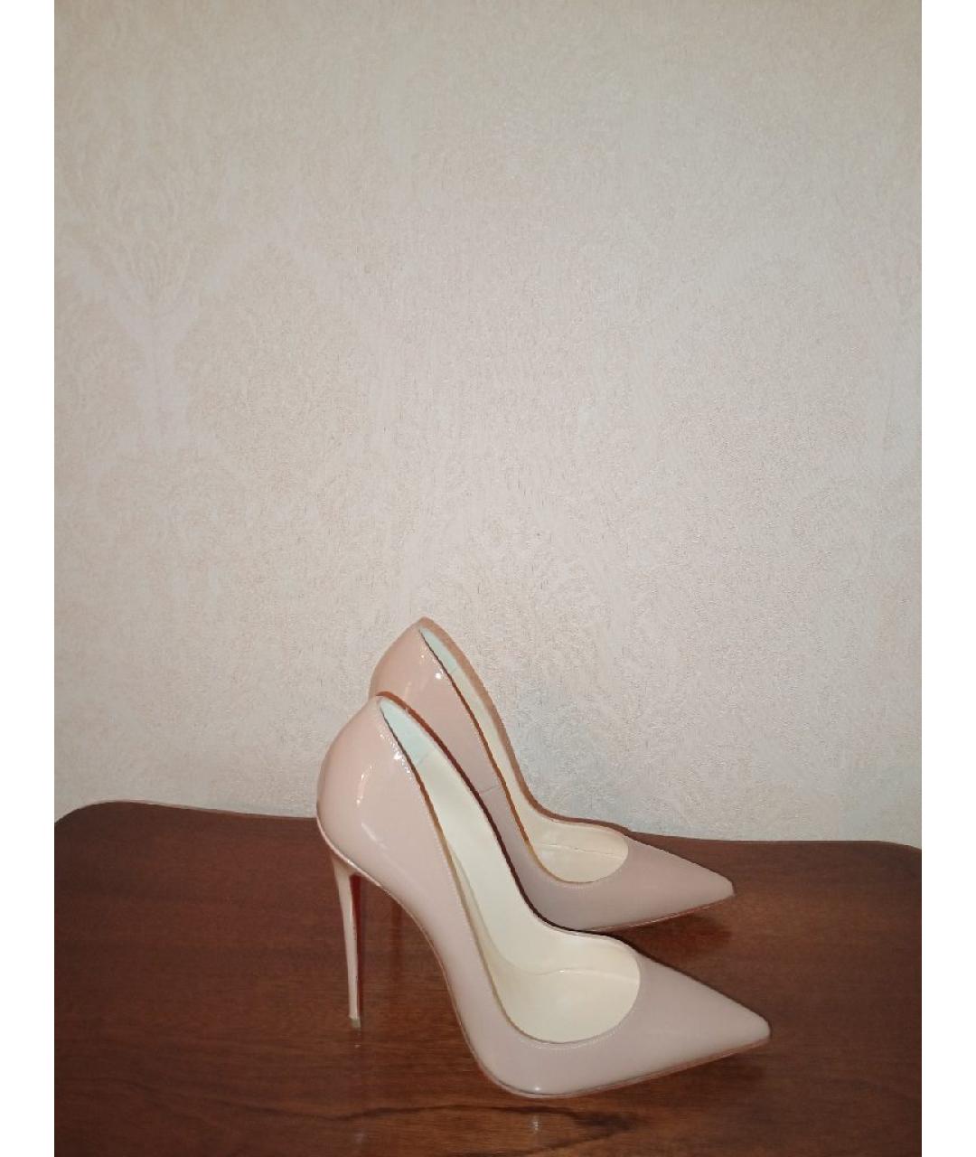 CHRISTIAN LOUBOUTIN Бежевые туфли из лакированной кожи, фото 6