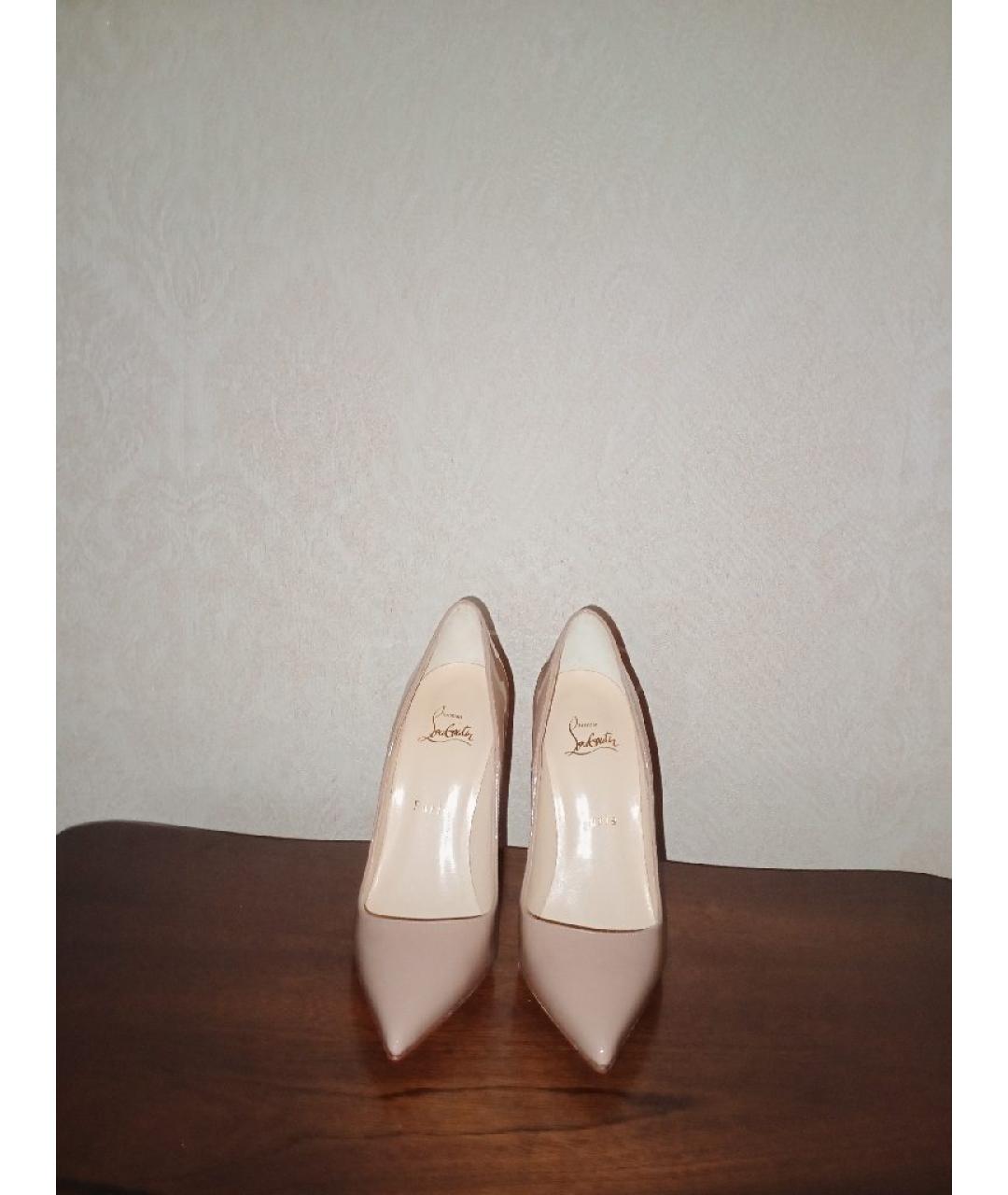 CHRISTIAN LOUBOUTIN Бежевые туфли из лакированной кожи, фото 2