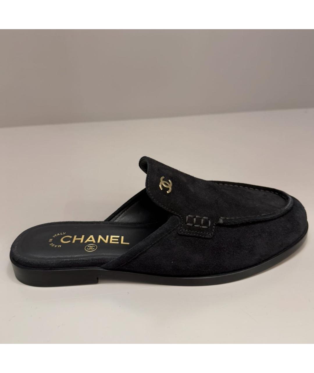 CHANEL Черные замшевые мюли, фото 3