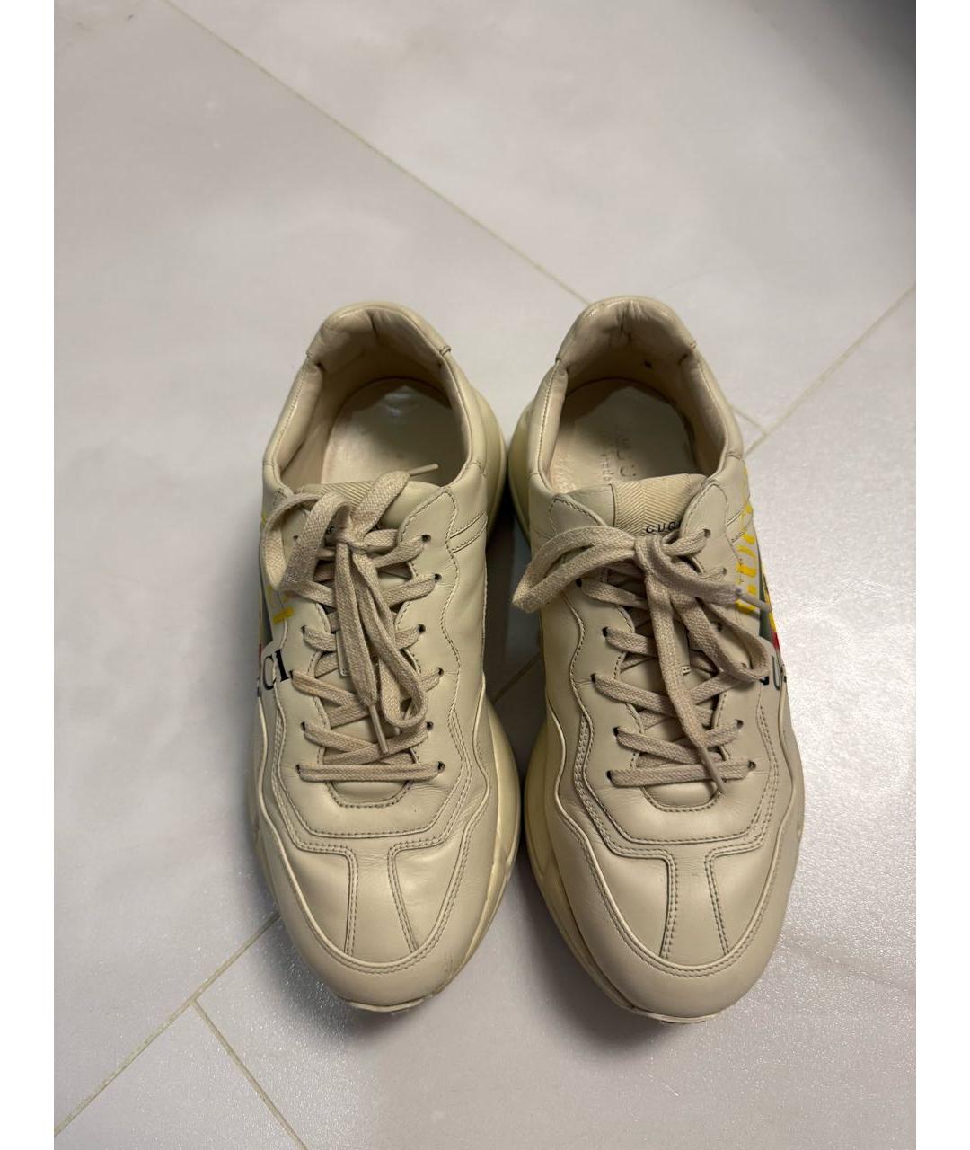 GUCCI Бежевые кожаные низкие кроссовки / кеды, фото 2