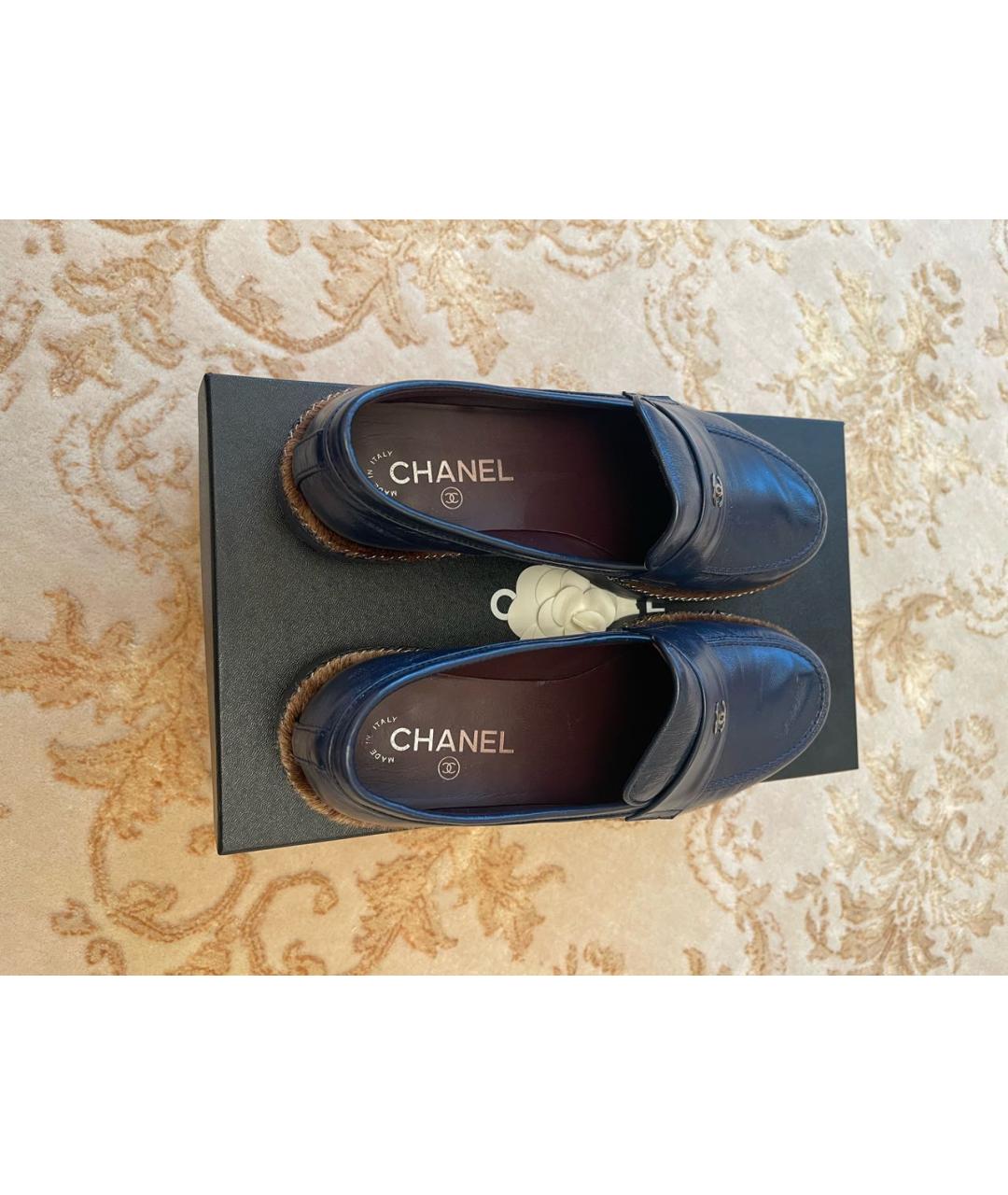 CHANEL Темно-синие кожаные лоферы, фото 4