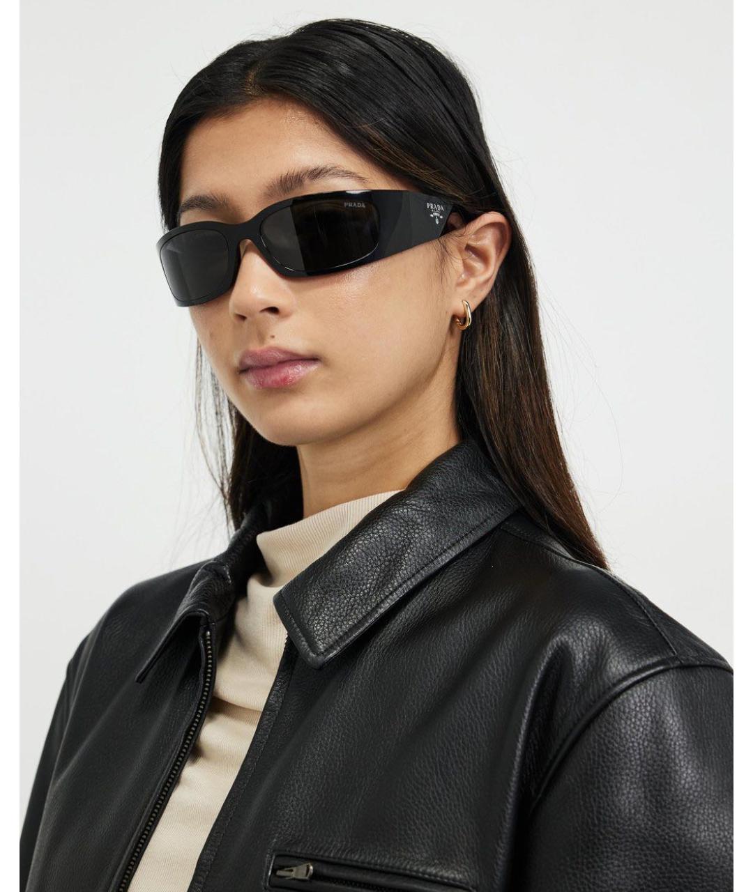 PRADA Черные пластиковые солнцезащитные очки, фото 4