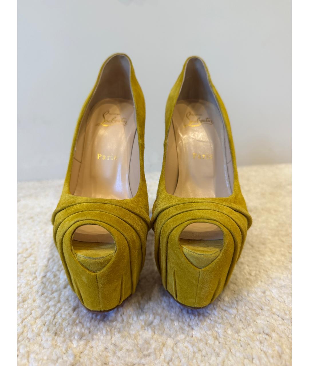CHRISTIAN LOUBOUTIN Горчичные замшевые туфли, фото 7