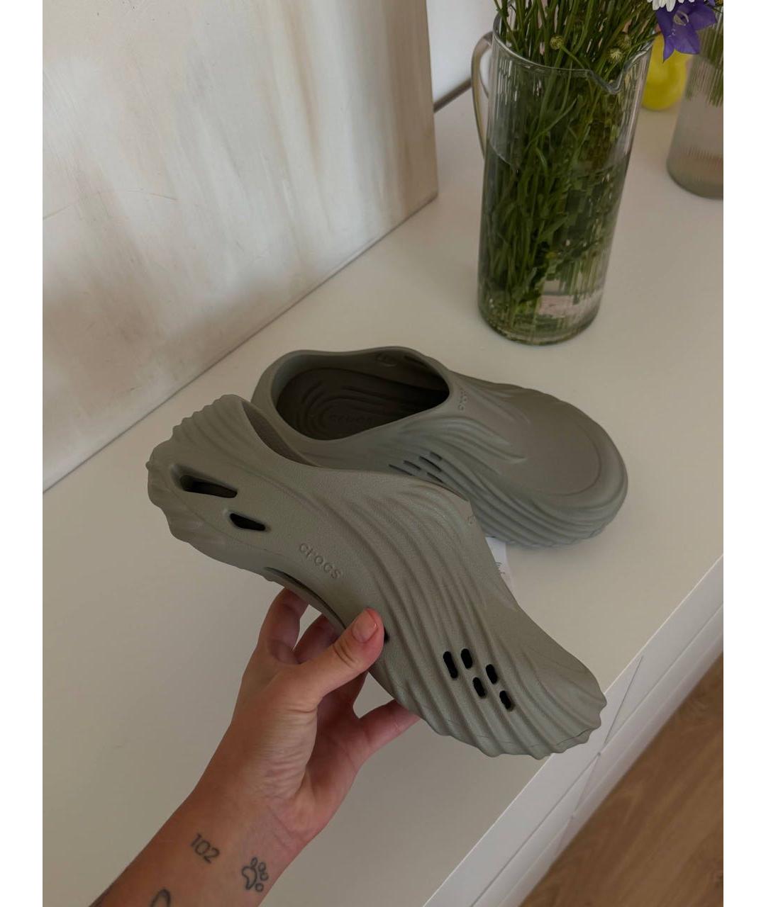CROCS Серые резиновые сандалии, фото 5